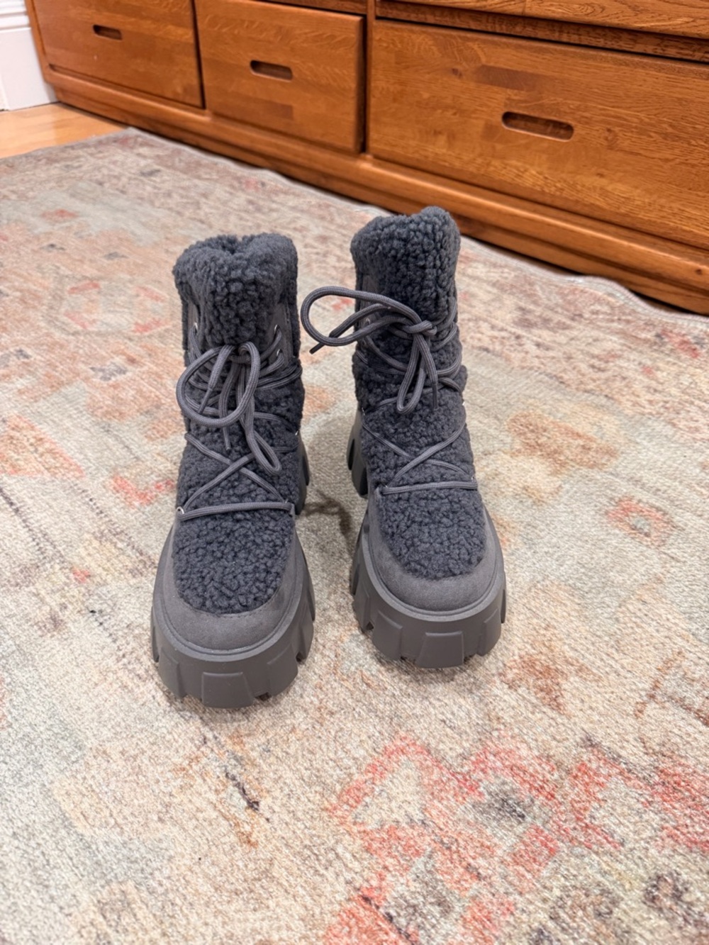 Shoe Dazzle Gray Sherpa Chunky Lug Boots